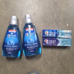 Crest Clean Mint Mouthwash and 3D White Toothpaste Set